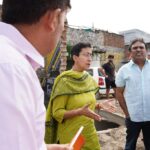ग्रामीण दिल्ली में निरीक्षण के दौरान PWD Minister आतिशी