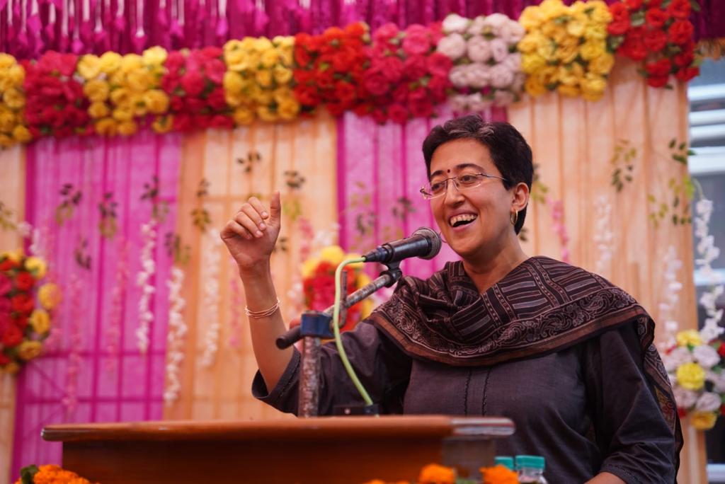 महिला एवं बाल विकास मंत्री आतिशी Delhi University