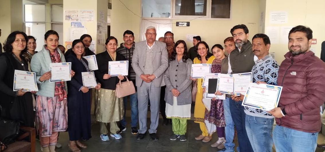 District Education Officer राजपाल चौधरी ने किया सम्मानित