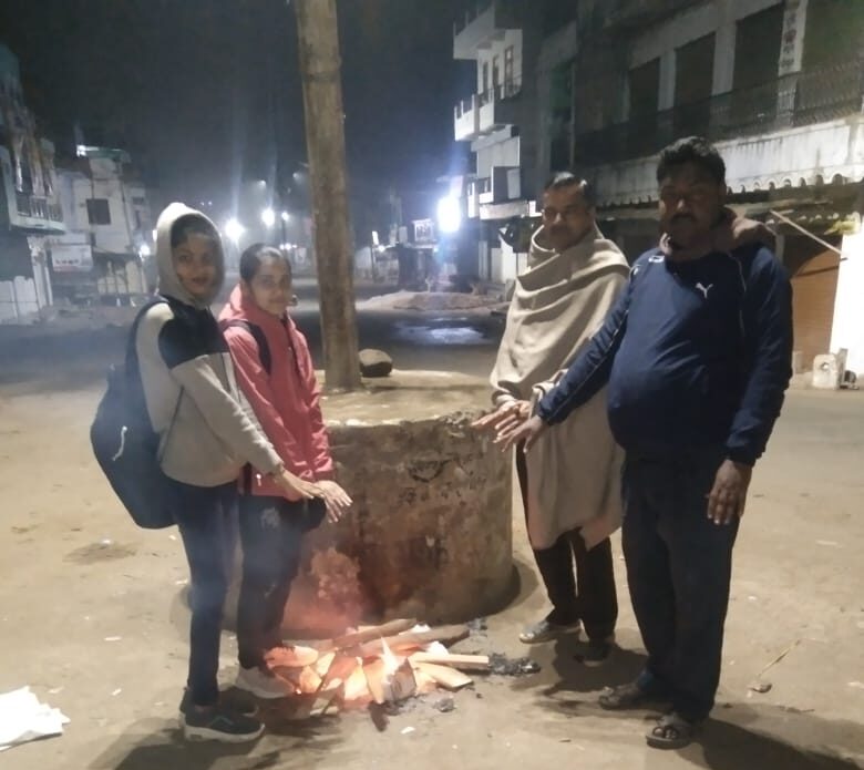 Bitter Cold के साथ हुई नये साल की शुरुआत