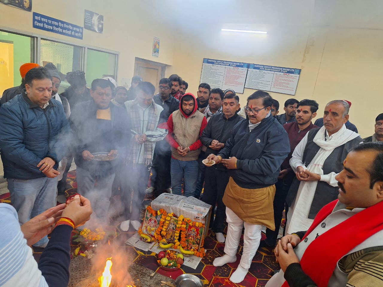 Subhash Chandra पावर हाउस द्वारा हवन यज्ञ पर पहुंचे