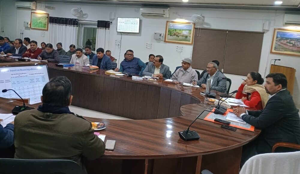 DM Chitrakoot की अध्यक्षता में जिला पोषण समिति की बैठक