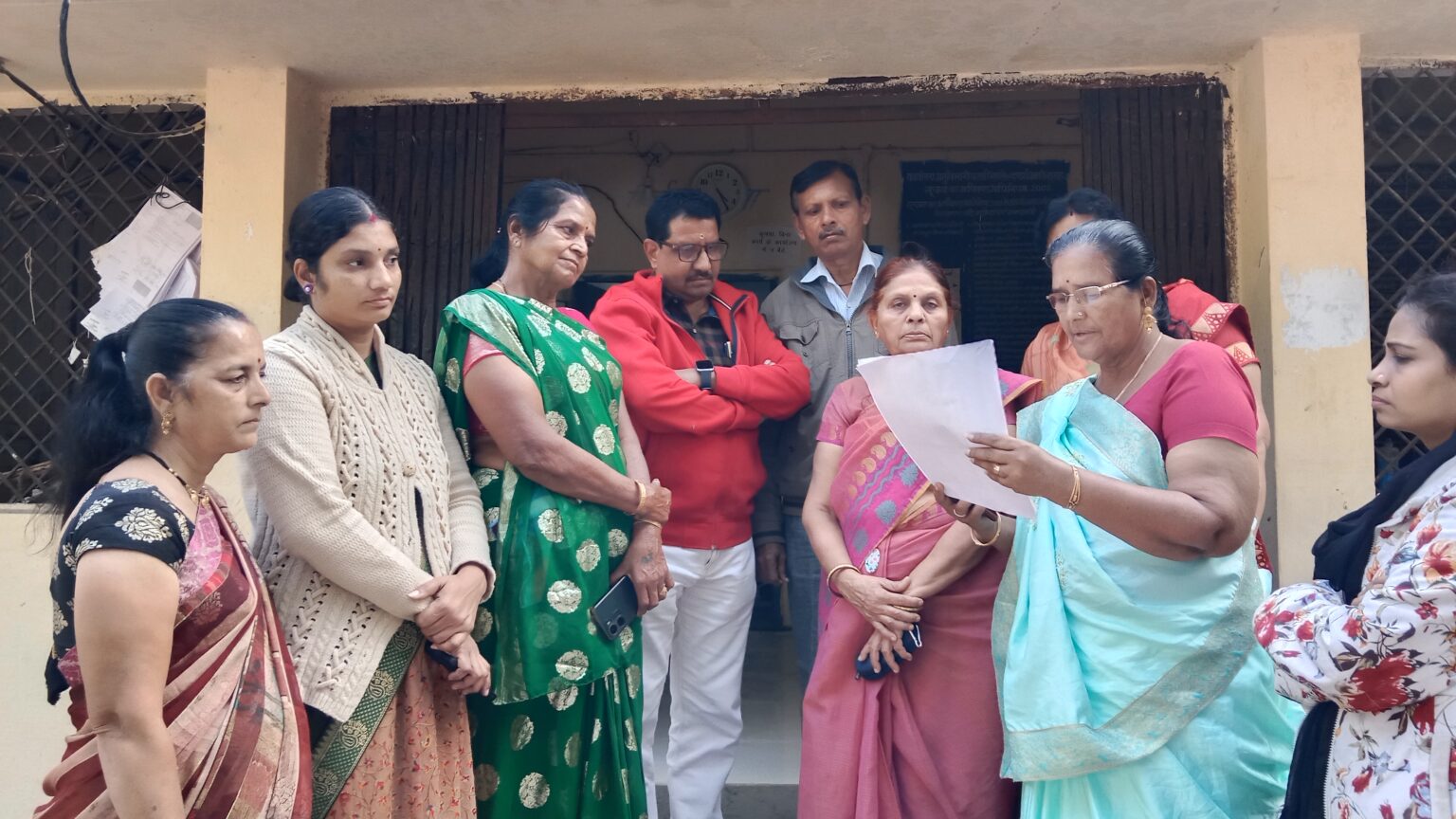 BJP महिला मोर्चा ने कलेक्टर के नाम दिया ज्ञापन