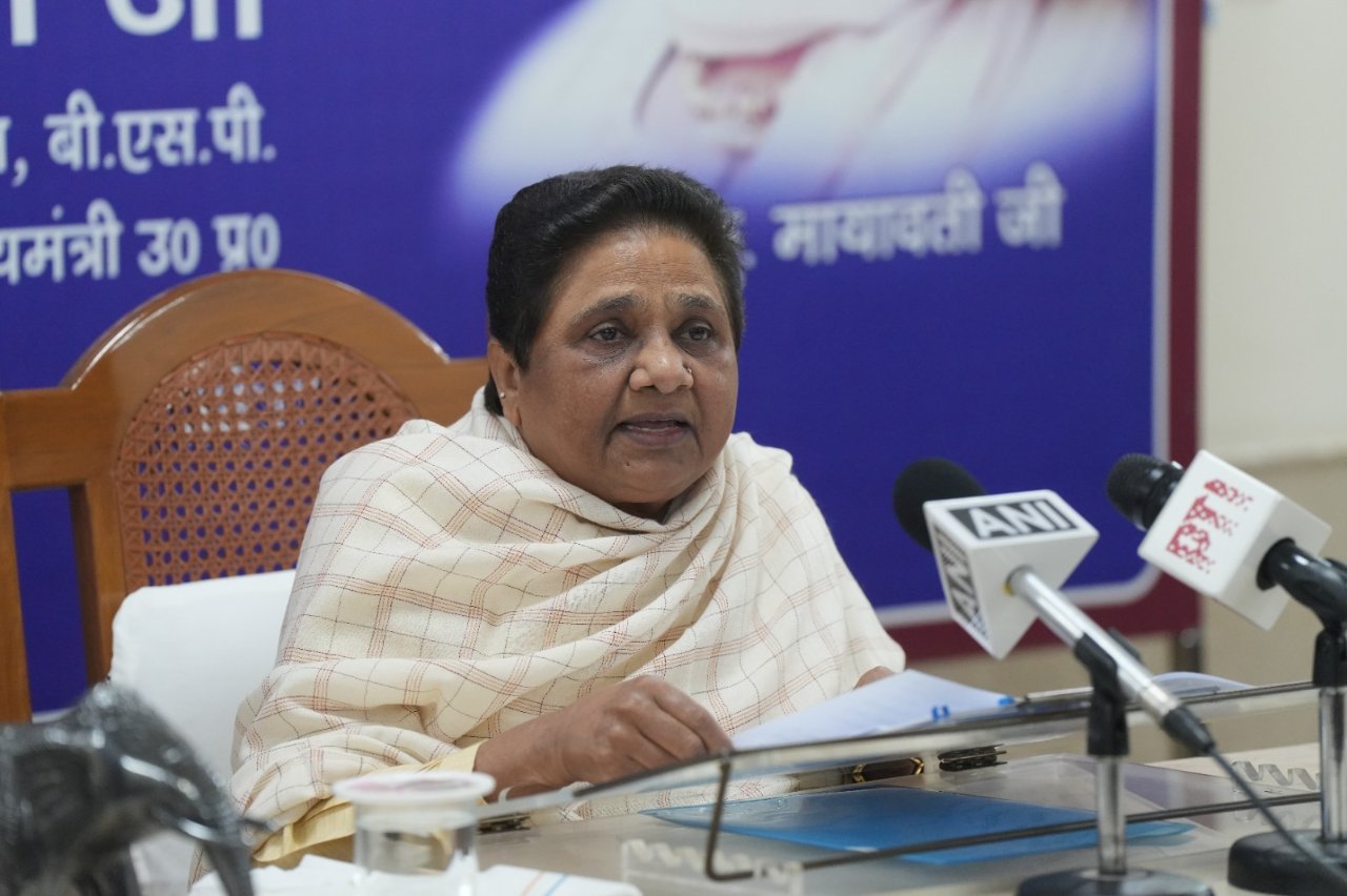 Mayawati ने अपने जन्मदिन पर किया बड़ा ऐलान, अकेले लड़ेंगी 2024 का चुनाव 2 Mayawati