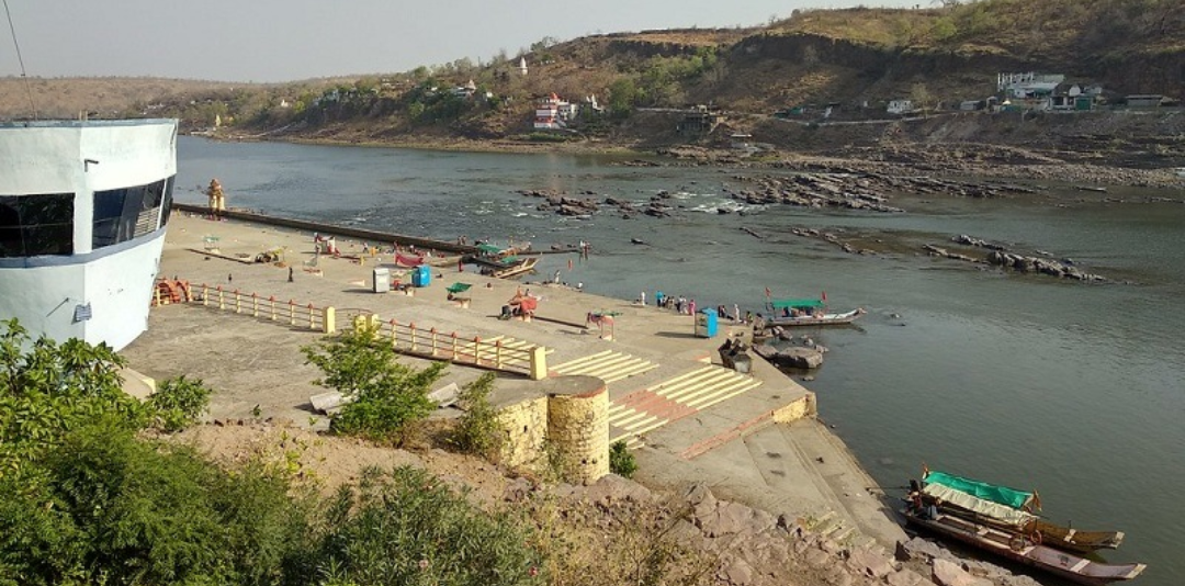 तीर्थ नगरी Omkareshwar पहुंचे कमिश्नर मालसिंह एवं आईजी राकेश गुप्ता 2 Omkareshwar inspection by Commissioner and IG