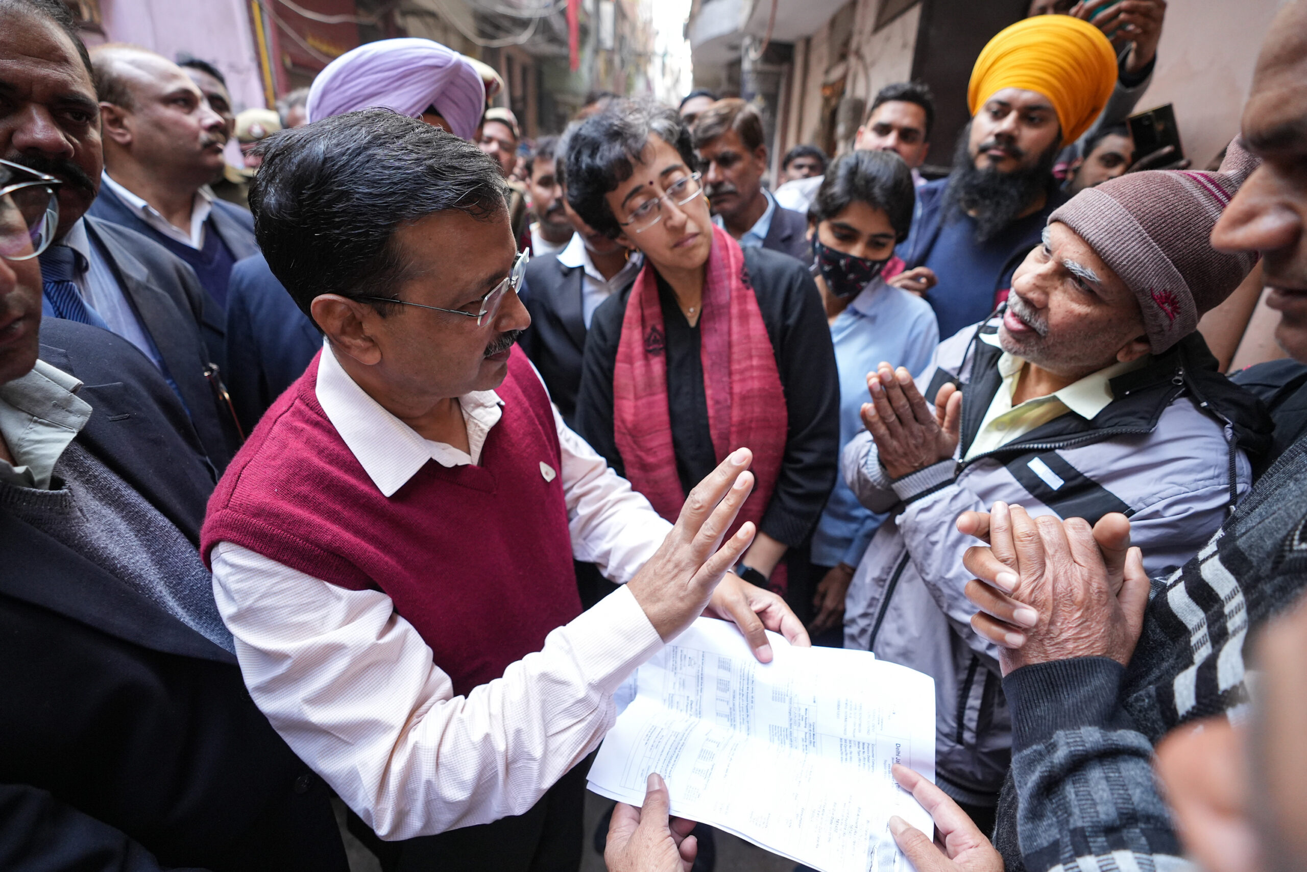Delhi News: पानी बिल माफी योजना को लेकर सड़क पर उतरे CM Kejriwal 1 पानी बिल माफी योजना को लेकर सड़क पर उतरे CM Kejriwal