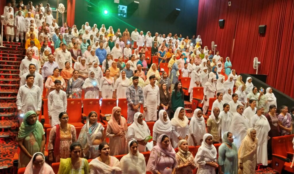 The Light Movie: करनाल में द लाइट मूवी का शो तीसरे दिन भी रहा हाउस फुल 3 The Light Movie: करनाल में द लाइट मूवी का शो तीसरे दिन भी रहा हाउस फुल