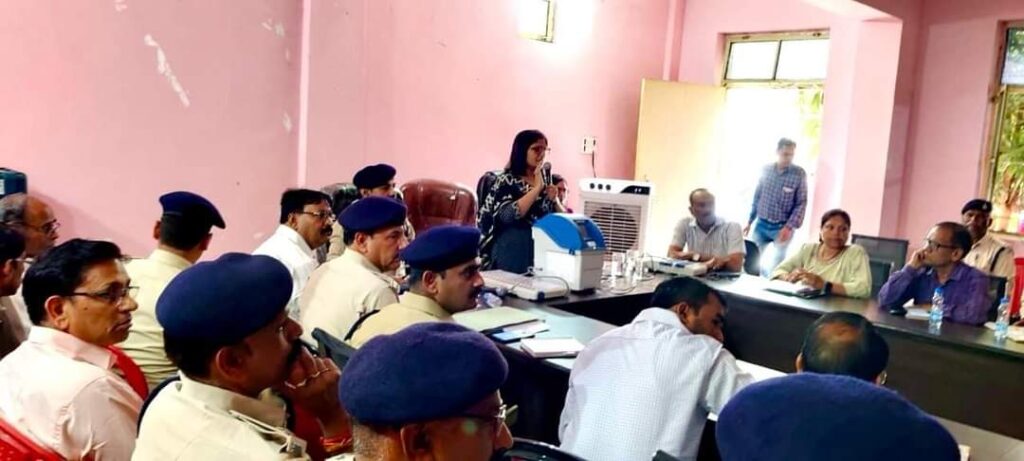कलेक्टर Ruchika Chauhan एवं पुलिस अधीक्षक ने भितरवार में की संयुक्त बैठक 3 कलेक्टर Ruchika Chauhan एवं पुलिस अधीक्षक ने भितरवार में की संयुक्त बैठक
