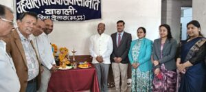 Lok Adaalat सशक्त माध्यम है जिसमें रिश्तो में खटास दूर होकर मिठास पैदा होती है: न्यायाधीश श्री बारपेटे 1 Lok Adaalat